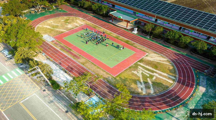 熊猫体育直播🎉加入体育社区，与千万球迷一起为热爱呐喊！赛事、直播、互动一站式体验！🏀